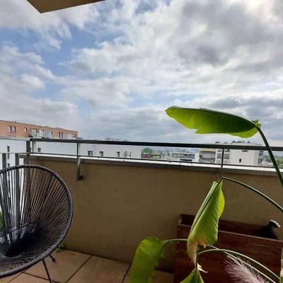 Alquiler a largo plazo de un piso de 2 habitaciones, 50 m², en el distrito de Podgórze, Cracovia, Polonia