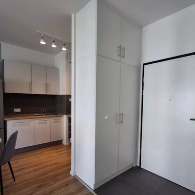 Langzeitmiete einer 2-Zimmer-Wohnung, 44 m², im Stadtteil Stare Miasto, Krakau, Polen