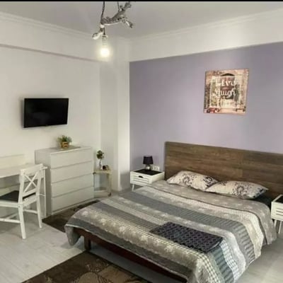 Location longue durée d’un appartement d’une pièce, 45 m², à Faleza Nord, Constanța, Roumanie
