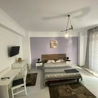 Location longue durée d’un appartement d’une pièce, 45 m², à Faleza Nord, Constanța, Roumanie