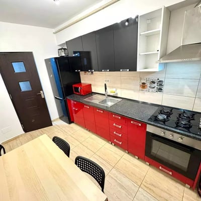 Location longue durée d’un appartement de 3 pièces, 94 m², à Chiajna, 6e secteur, Bucarest, Roumanie