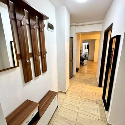Location longue durée d’un appartement de 3 pièces, 94 m², à Chiajna, 6e secteur, Bucarest, Roumanie
