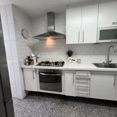 Alquiler a largo plazo de un piso, 140 m², en Barra da Tijuca, Río de Janeiro, Brasil