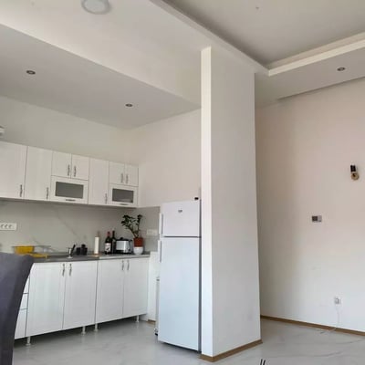 Langzeitmiete einer 4-Zimmer-Wohnung, 88 m², im Stadtteil Zemun, Belgrad, Serbien