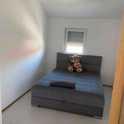 Location longue durée d’un appartement de 4 pièces, 88 m², à Zemun, Belgrade, Serbie