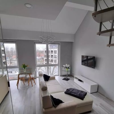 Langzeitmiete einer 2-Zimmer-Wohnung, 58 m², im Stadtteil Podgórze, Krakau, Polen