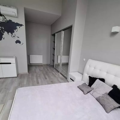 Langzeitmiete einer 2-Zimmer-Wohnung, 58 m², im Stadtteil Podgórze, Krakau, Polen