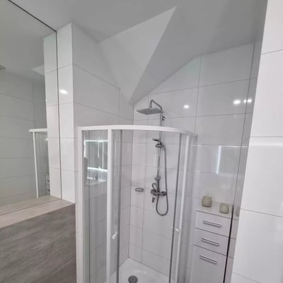 Location longue durée d’un appartement de 2 pièces, 58 m², à Podgórze, Cracovie, Pologne