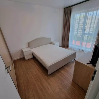 Alquiler a largo plazo de un piso de 2 habitaciones, 65 m², en Constanza, Rumanía