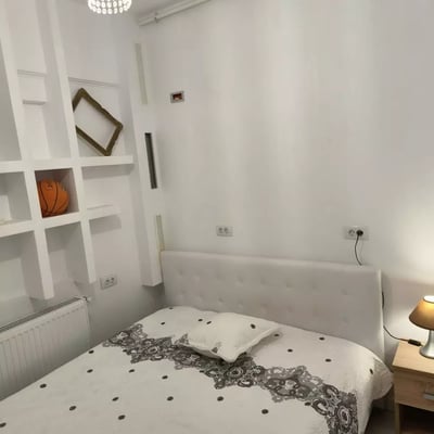 Location longue durée d’un appartement de 3 pièces, 100 m², à Tomis Plus, Constanța, Roumanie