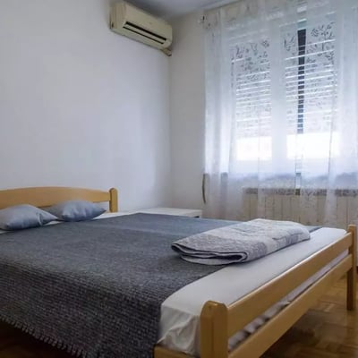 Langzeitmiete einer 2-Zimmer-Wohnung, 37 m², im Stadtzentrum, Belgrad, Serbien