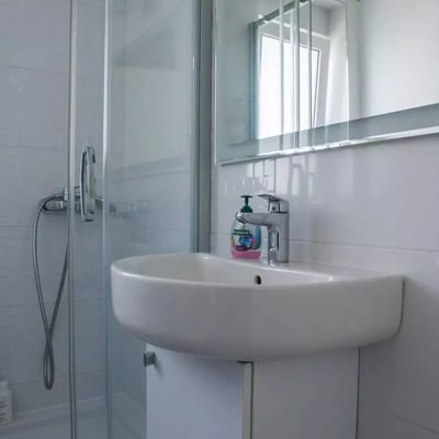 Location longue durée d’un appartement de 2 pièces, 37 m², au centre-ville, Belgrade, Serbie
