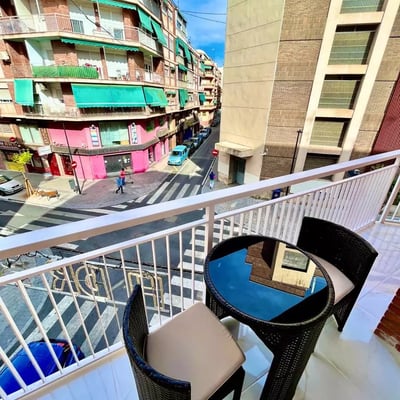 Alquiler a largo plazo de un piso de 1 dormitorio, 43 m², en Alicante, España