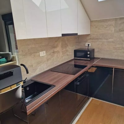 Alquiler a largo plazo de un piso de 3 habitaciones, 67 m², en el centro de la ciudad, Belgrado, Serbia