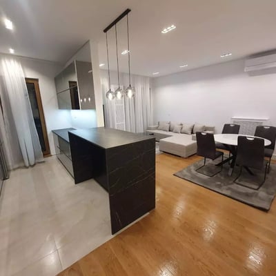 Alquiler a largo plazo de un piso de 2 habitaciones, 67 m², Belgrado, Serbia