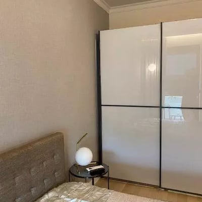 Alquiler a largo plazo de un piso de 2 habitaciones, 53 m², Nuevo Belgrado, Belgrado, Serbia