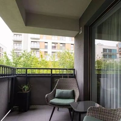 Location longue durée d’un appartement de 3 pièces, 72 m², quartier Mokotów, Varsovie, Pologne