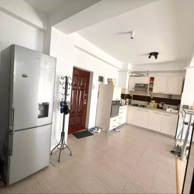Alquiler a largo plazo de un piso de 1 dormitorio, 55 m², distrito Chiajna, Bucarest, Rumanía