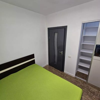 Alquiler a largo plazo de un piso de 2 habitaciones, 48 m², distrito Chiajna, Bucarest, Rumanía