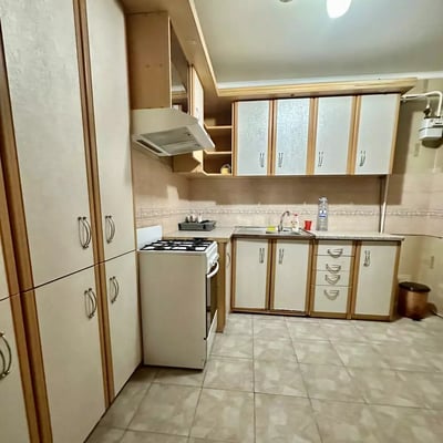 Alquiler a largo plazo de un piso de 3 habitaciones, Botanica, Chisináu, Moldavia