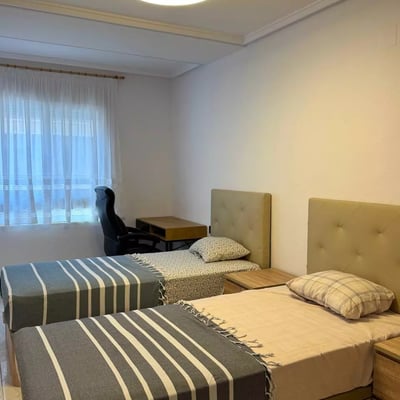 Долгосрочная аренда квартиры с 4 спальнями в Торревьехе, Испания