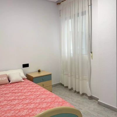 Долгосрочная аренда квартиры с 4 спальнями в Торревьехе, Испания