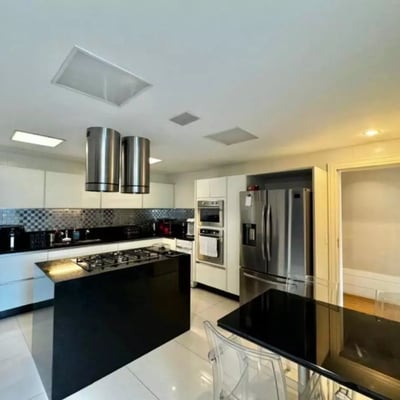 Langzeitmiete einer 4-Schlafzimmer-Wohnung, 292 m², in Barra da Tijuca, Rio de Janeiro, Brasilien