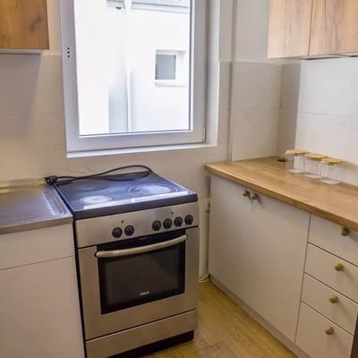 Long-term rental of a 2-room apartment, 60 m², in Vračar, Belgrade, Serbia