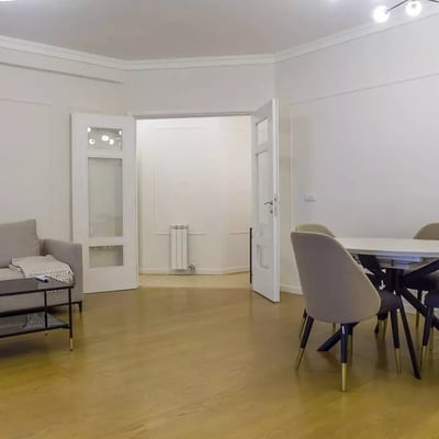 Долгосрочная аренда 3-комнатной квартиры, 85 м², в районе Врачар, Белград, Сербия