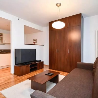 Langzeitmiete einer 2-Zimmer-Wohnung, 51 m², in Staré Mesto, Bratislava, Slowakei