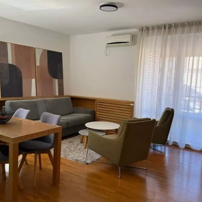 Location longue durée d’un appartement de 3 pièces, 60 m², à Voždovac, Belgrade, Serbie