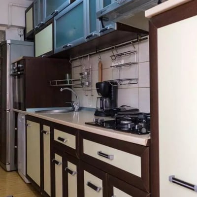 Location longue durée d’un appartement de 3 pièces, 108 m², à Faleza Nord, Constanța, Roumanie