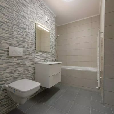 Location longue durée d’un appartement de 2 pièces, 61 m², à Tomis Plus, Constanța, Roumanie