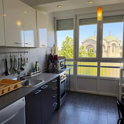 Долгосрочная аренда 2-комнатной квартиры, 60 м², в центре города, Белград, Сербия