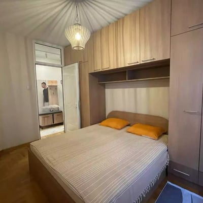 Location longue durée d’un appartement de 3 pièces, 66 m², à Vračar, Belgrade, Serbie