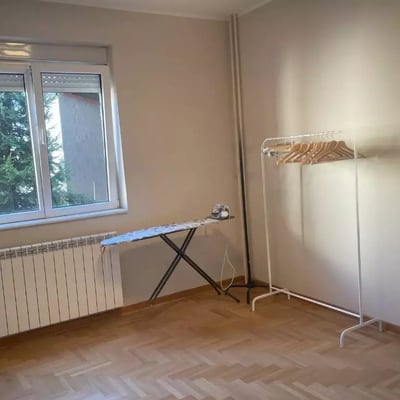 Location longue durée d’un appartement de 3 pièces, 66 m², à Vračar, Belgrade, Serbie