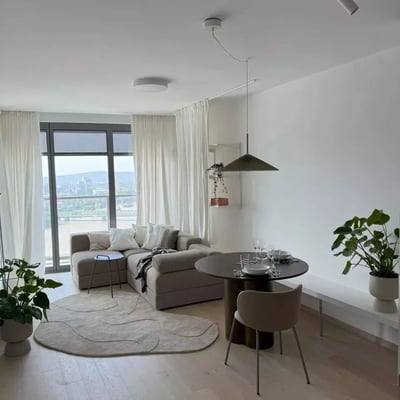 Langzeitmiete einer 2-Zimmer-Wohnung, 58 m², in Staré Mesto, Bratislava, Slowakei