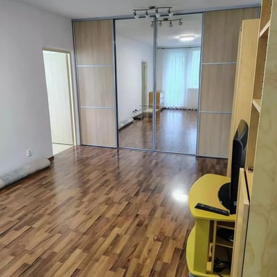 Location longue durée d’un appartement de 3 pièces, 67 m², à Karlova Ves, Bratislava, Slovaquie