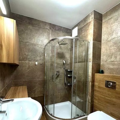 Долгосрочная аренда 4-комнатной квартиры, 130 м², в районе Stare Podgórze, Краков, Польша