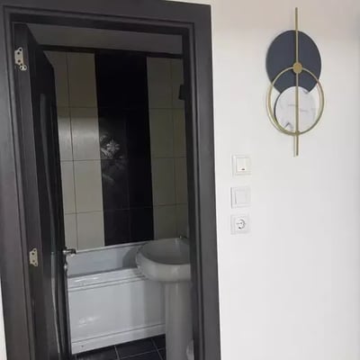 Alquiler a largo plazo de un apartamento de 3 habitaciones, 78 m², Constanza, Rumanía