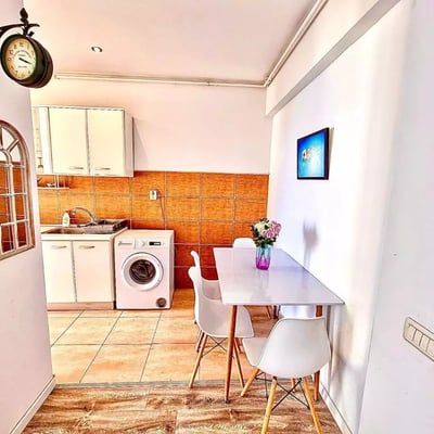 Langzeitmiete einer 2-Zimmer-Wohnung, 75 m², in Mamaia, Constanța, Rumänien