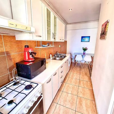 Langzeitmiete einer 2-Zimmer-Wohnung, 75 m², in Mamaia, Constanța, Rumänien