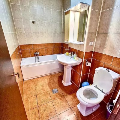 Langzeitmiete einer 2-Zimmer-Wohnung, 75 m², in Mamaia, Constanța, Rumänien