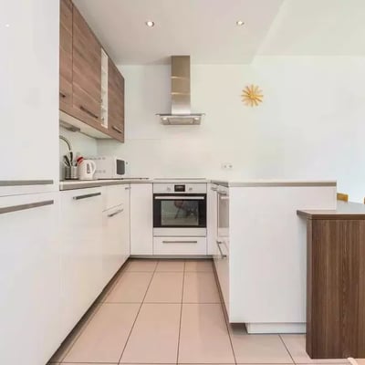 Долгосрочная аренда 3-комнатной квартиры, 68 м², в районе Zabłocie, Краков, Польша