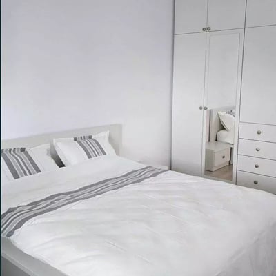 Alquiler a largo plazo de un apartamento de 2 habitaciones, 58 m², en Constanza, Rumanía