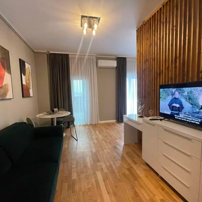Alquiler a largo plazo de un apartamento tipo estudio, 45 m², en Faleza Nord, Constanza, Rumanía