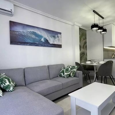 Langzeitmiete einer 2-Zimmer-Wohnung, 75 m², in Torrevieja, Spanien