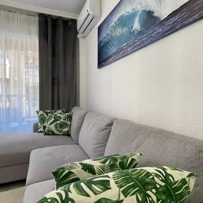Langzeitmiete einer 2-Zimmer-Wohnung, 75 m², in Torrevieja, Spanien