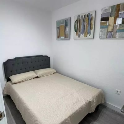 Langzeitmiete einer 2-Zimmer-Wohnung, 75 m², in Torrevieja, Spanien