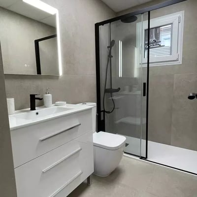 Location longue durée d’un appartement de 2 pièces, 65 m², à Torrevieja, Espagne